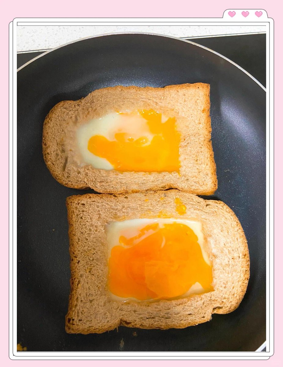 drew_audrey12's tweet photo. Savoring a warm, oozing cheese toastie on a rainy Sunday—simple bites, perfect vibes.， https://t.co/tcKGs3ulXT