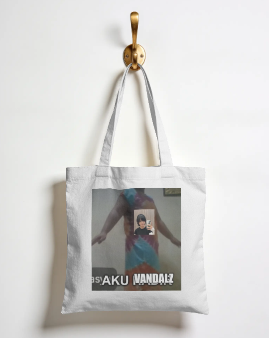 whteeeeeee's tweet photo. official merch yami?

#yamiwww https://t.co/TvE2TpeE76