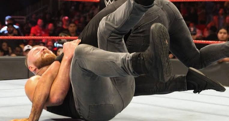 DFW_Wrestling's tweet photo. @LunaticOfDFW @MATSIEGMARDFW A THIRD DIRTY DEEDS CONNECTS! THIS IS IT! REX DID IT! HE BEAT SIEGMAR!

THE COVER BY REX...

ONE...
TWO...

WHAT THE HELL? SOMEONE JUST PULLED OUT THE REFEREE AT 2.99 https://t.co/wlp2bU2t2k
