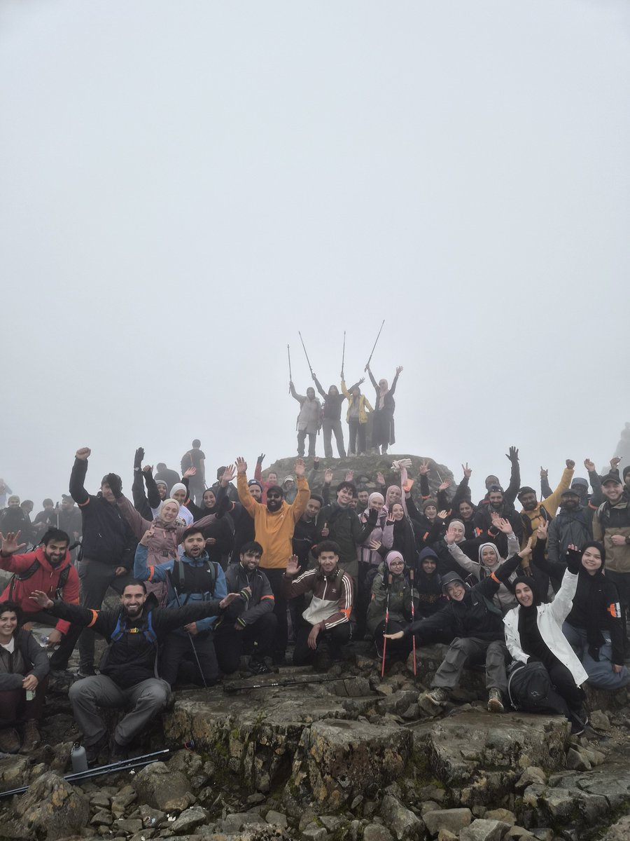 Muslim_Hikers's tweet photo. What a day on Ben Nevis!!! ⛰️🏴󠁧󠁢󠁳󠁣󠁴󠁿💚 Well done everyone 👏 💪 https://t.co/jX6eInRNEE