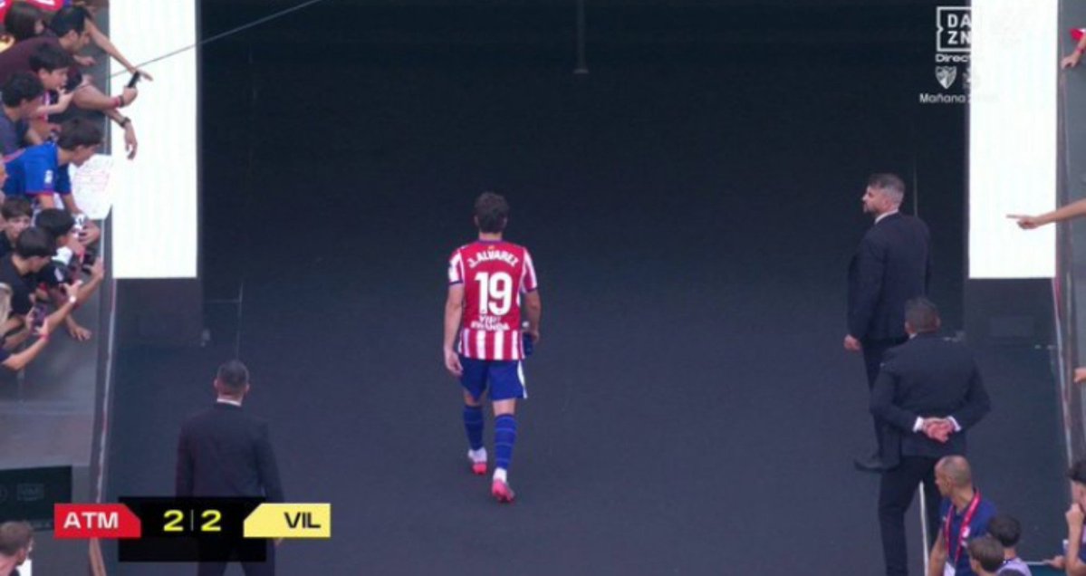 juliAN2_4's tweet photo. Nunca olviden que jugó un partido lesionado que no tenía porque jugarlo, a nada del mundial y lo jugó igual. Tenes que ser muy hijo de puta para odiarlo pero que se puede esperar de una afición tan mediocre como la del patético de madrid https://t.co/Rt88k1IpWZ