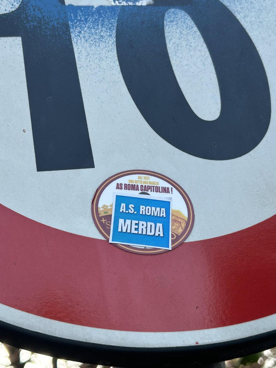 100Lazio's tweet photo. Per 1000 anni ! #asromaMERDA https://t.co/G0PYPiMQ9u