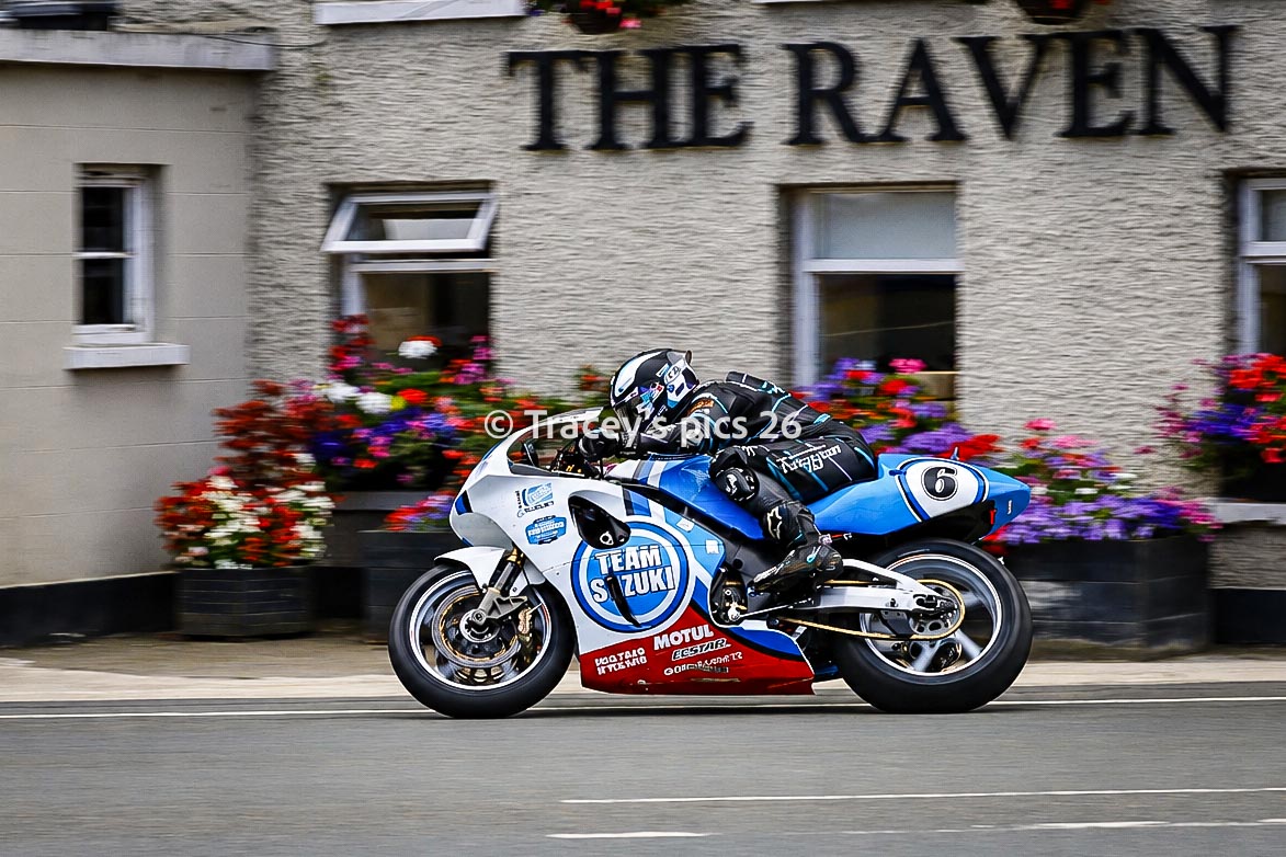 TraceysPics's tweet photo. Classic TT day at the Manx 😀 @PadgettsRacing1 @Classic_Suzuki @nathanharr15on @MBRacing16 @M_Dunlop3 https://t.co/jz8ROpWKqf