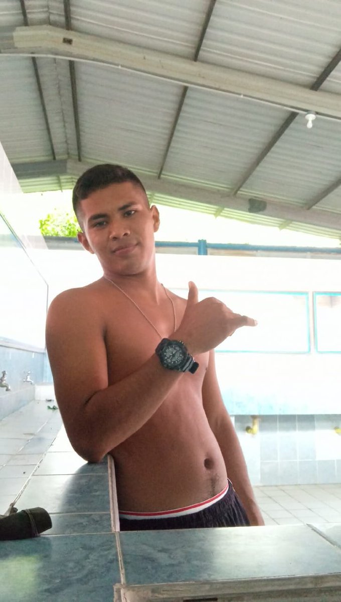 eje1553858's tweet photo. Rico militar pajero 
Follando a su novia 
Grupo telegram disponible 
Info al dm 
RT 🍆💸💌 https://t.co/pR15Yddt1m