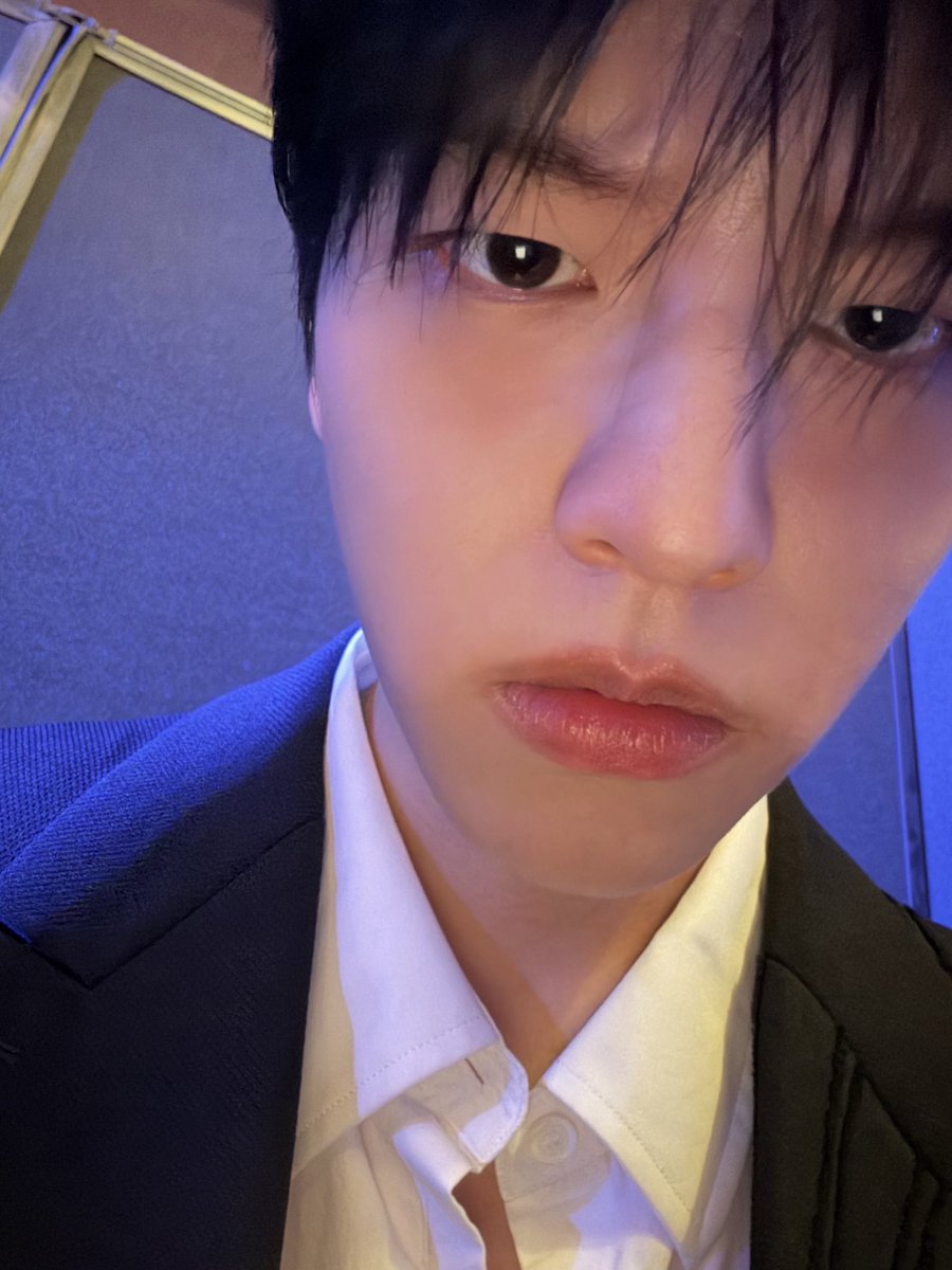 Mongmonggirl7's tweet photo. A seungmin le comieron la boca y sabemos quien fue https://t.co/0mmrfyVud2