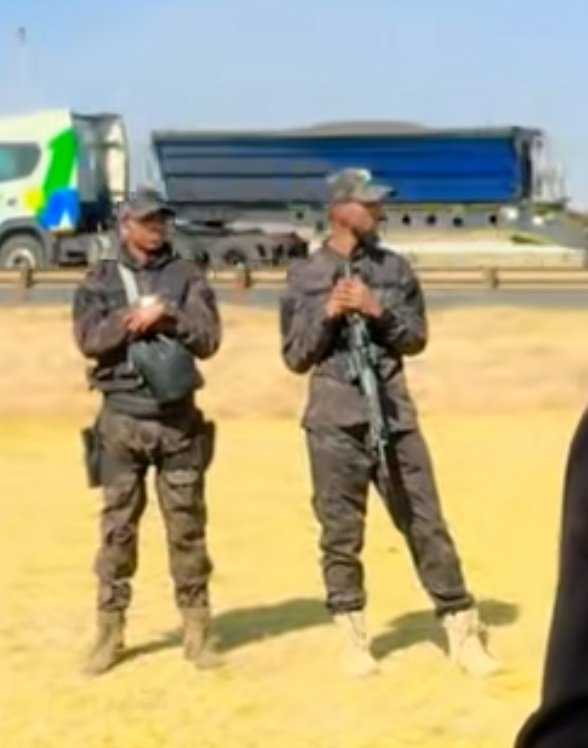 SaveS12943's tweet photo. The guns floating in SA
Pakistanis openly flaunt it in the streets of South Africa https://t.co/X3S68Zb7O7