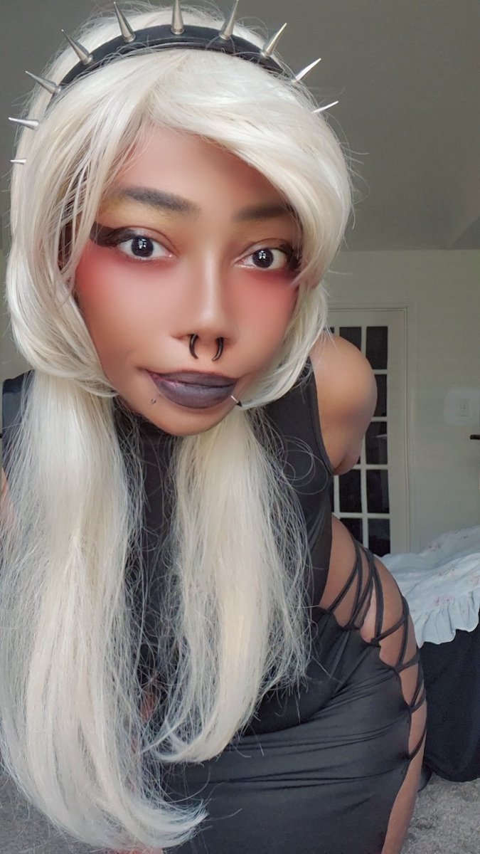 revolverfrisky's tweet photo. 🖤 https://t.co/RxN13KxSTh