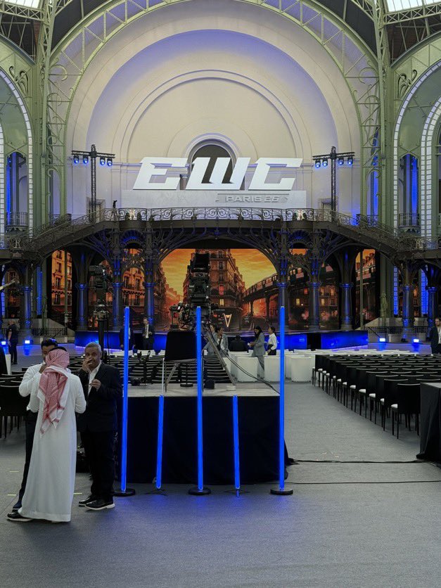 70DX0's tweet photo. Starting shortly ⏳⏳
#محمد_بن_سلمان‌_في_باريس https://t.co/qJ9C2Y28vR