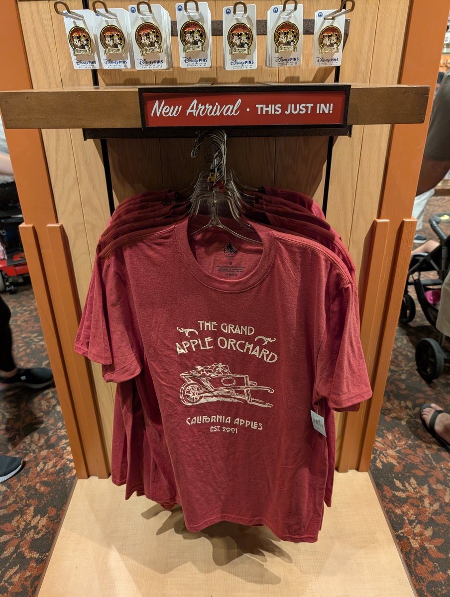 travelttmagic's tweet photo. Mickey's shirt of the Storytellers Mickey's Autumn Adventures breakfast and brunch is now available at  Acorns Gifts and Goods at Disney's Grand Californian Hotel #Disneyland https://t.co/umA1VGP2Mo