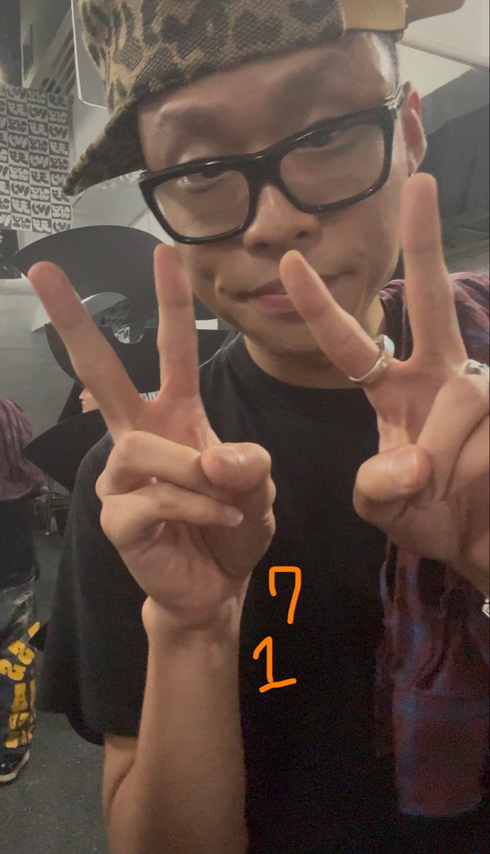 numV7r's tweet photo. 그리고 이건 저번주 https://t.co/GcRC181xUV