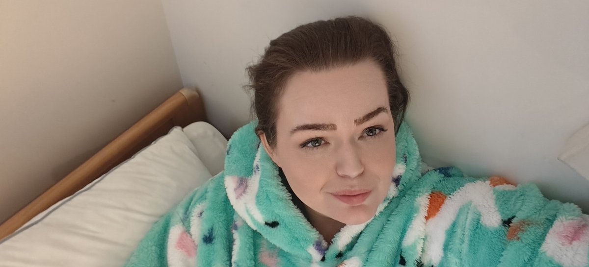 Amaramedclinic's tweet photo. Session cancelled find me in my comfy zone. https://t.co/1R1MydZ5KX