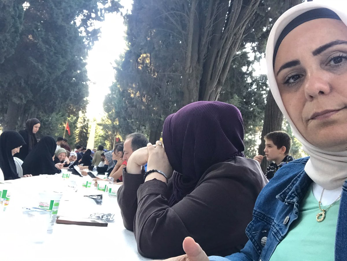 TerorleMucadle's tweet photo. 1- Terörle Mücadele Vatanseverleri Yardımlaşma ve Dayanışma Derneği İstanbul Şube Kadın Kolları Başkan Yardımcımız Sayın Zekiye Şeker, Edirnekapı Şehitliği’nde düzenlenen Şehidimiz Ömer Erüstün’ün mevlit programına iştirak etti. https://t.co/RZGH7Q9auV
