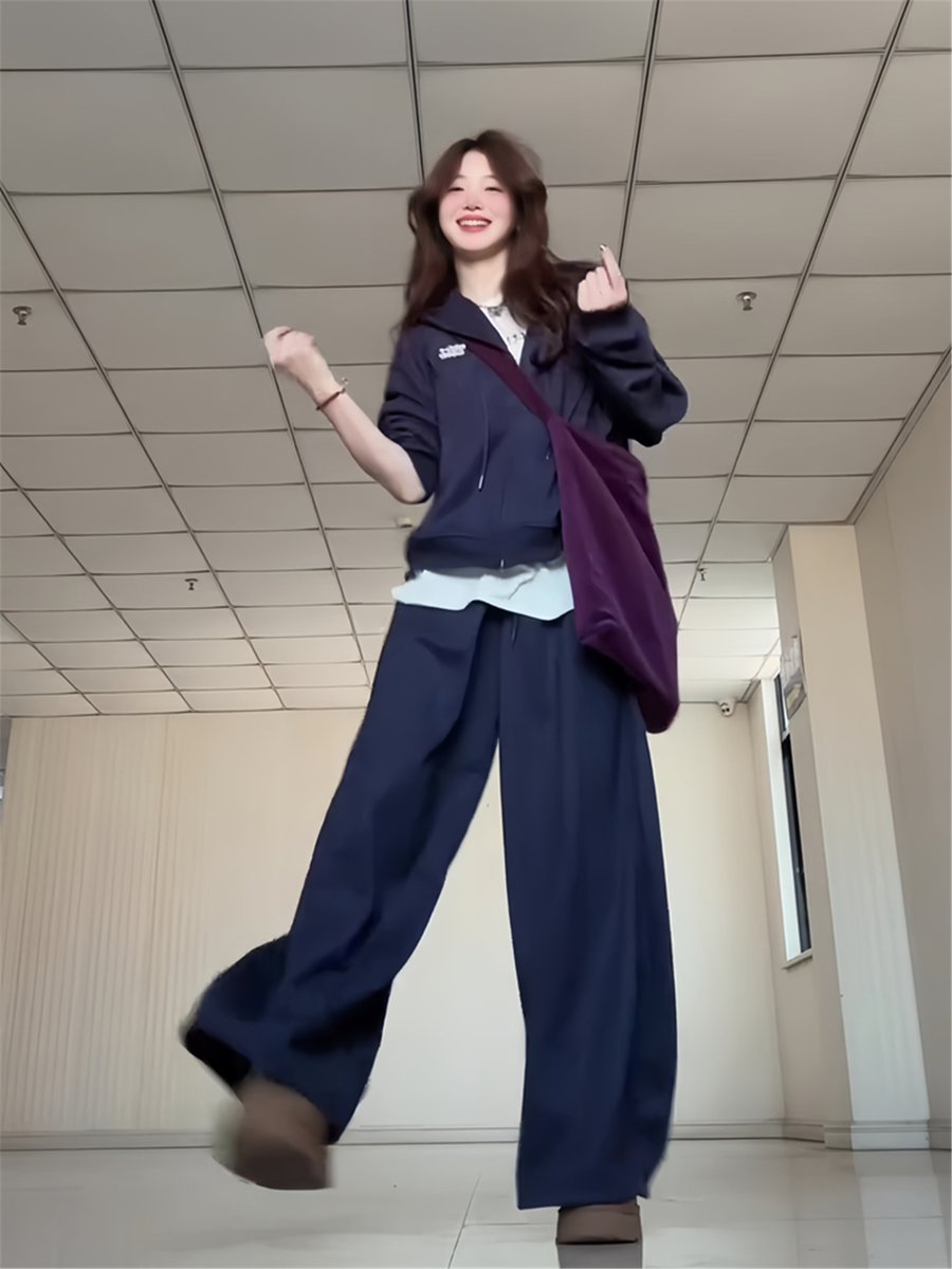 laks_niym's tweet photo. Tried AI-powered personal styling today! Saved 2hrs of closet chaos u0026 found 3 perfect outfits that fit my vibe—game changer for busy folks! https://t.co/xRW4rC6rMz