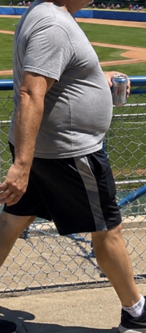 MerlesJoseph's tweet photo. Brought my wife to state tournament baseball. 30 seconds of people watching: “Man… rural Minnesota isn’t very healthy, is it?” 😂

Beer bellies and dad bods as far as the eye can see. Exhibit A: 📸👇 https://t.co/KqxmXuriv4