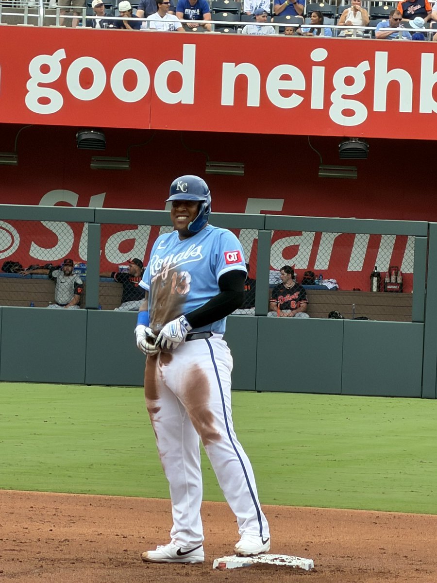 goldbergkc's tweet photo. Salvador Perez just shocked the Tigers with his first stolen base in five years.  Huge ovation from the crowd and from the dugout https://t.co/OZiSULtcOK