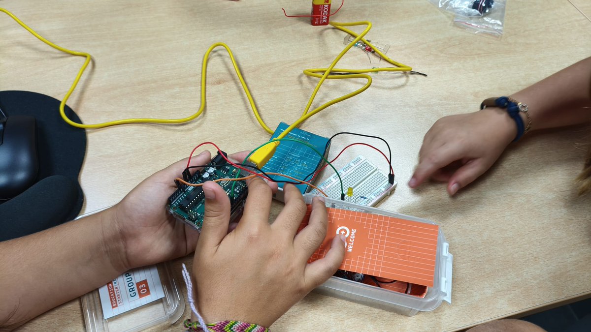 cpetig's tweet photo. 🛠️ Xa estamos en @SantaCombaPress de novo!
Preparadas rapazada para continuar mañá nunha nova xornada dos obradoiros #GirlSteam20226. Seguimos aprendendo, creando e compartindo xuntos.

📍 Non o esquezas, esperámoste! ✨

#SantaComba #Obradoiros #Cultura #Formación https://t.co/jx4gNlRtyz
