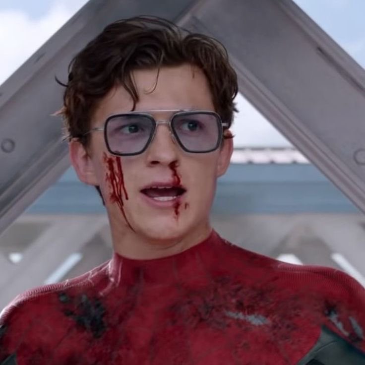 greyspiders's tweet photo. Logan loves when his little slut is all bloody. It gets him all hot and bothered. He takes his clothes off in a rush, needing the boy’s busted lips all over his cock. https://t.co/eGueB9No3o