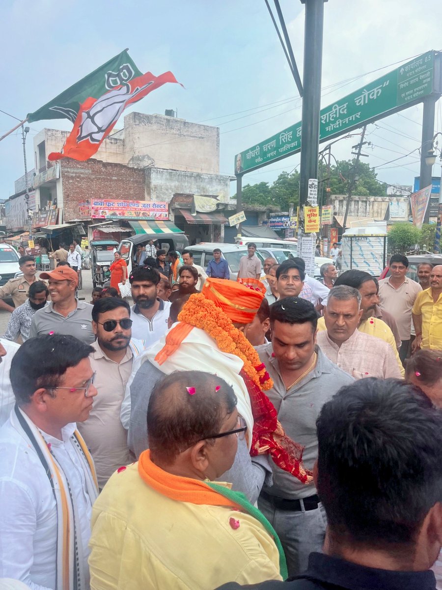 Deepak_PMSS's tweet photo. आज भाजपा किसान मोर्चा के प्रदेश अध्यक्ष श्री देवेंद्र चौधरी जी का स्वागत करने का सौभाग्य मिला! 💐 https://t.co/78p1xE0M9X