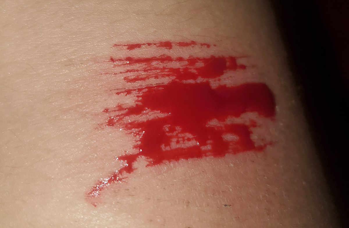 StarButter34431's tweet photo. I was just angry so i did this makeup #fake #slashflash https://t.co/nLtn5EHp4b