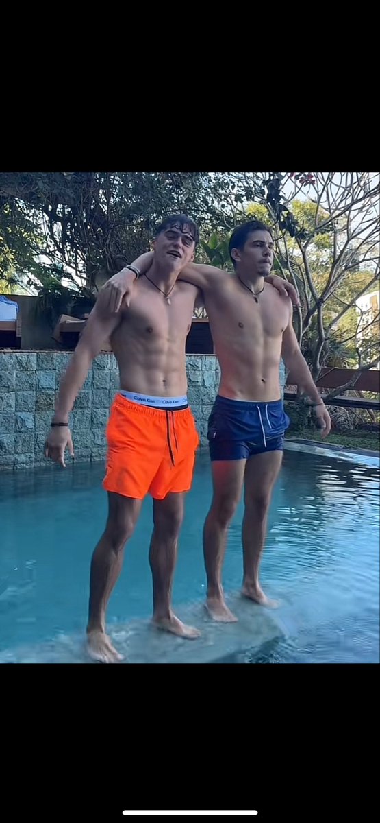 mymtvrsecours's tweet photo. Ce duo me manque il m’exciter de ouf, Matteo et Lomegars 🫠🥹 https://t.co/N13O2njGIO