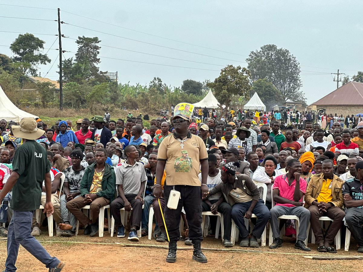 MKACIL18's tweet photo. Kyegegwa made history by turning up in large numbers, thousands of people were in Humura ground to show  love, patriotism and support to the PLU and Gen @mkainerugaba @HonTwallafadil @HenryBasaliza1 @BalaamBarugahar 
As mk anti corruption initiative we continue to fight against corruption through integrity,transparency and accountability