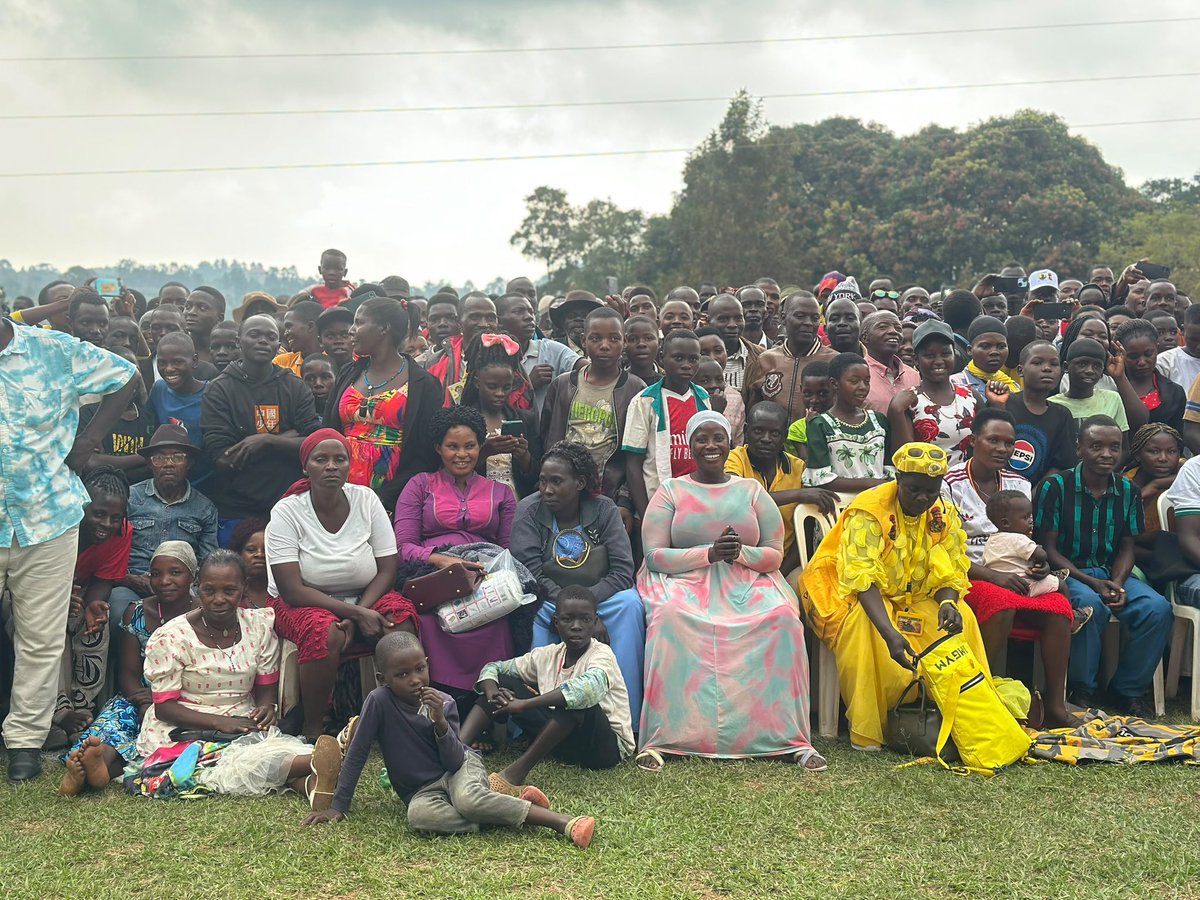 MKACIL18's tweet photo. Kyegegwa made history by turning up in large numbers, thousands of people were in Humura ground to show  love, patriotism and support to the PLU and Gen @mkainerugaba @HonTwallafadil @HenryBasaliza1 @BalaamBarugahar 
As mk anti corruption initiative we continue to fight against corruption through integrity,transparency and accountability