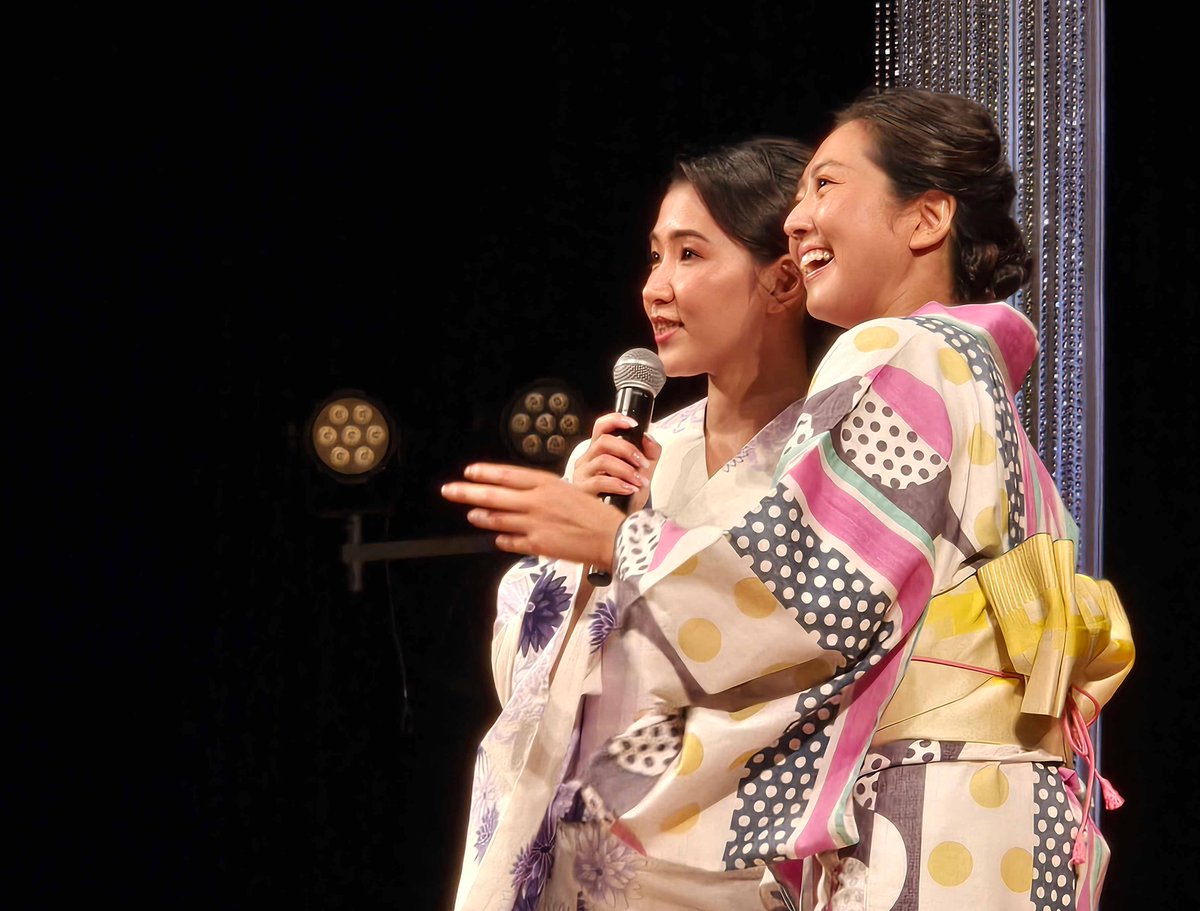 jiam_sdok's tweet photo. 2026年8月23日（日）
守谷市で開催された「羽山みずき＆田中あゆみジョイントコンサート」に行ってきました。質問コーナーでは私のが当たりました。持ち歌で一番好きな曲は、デビュー曲の「紅花慕情」、2番目は「お湯割りで」とのことでした。（1/2） https://t.co/VbLBYYKGN9