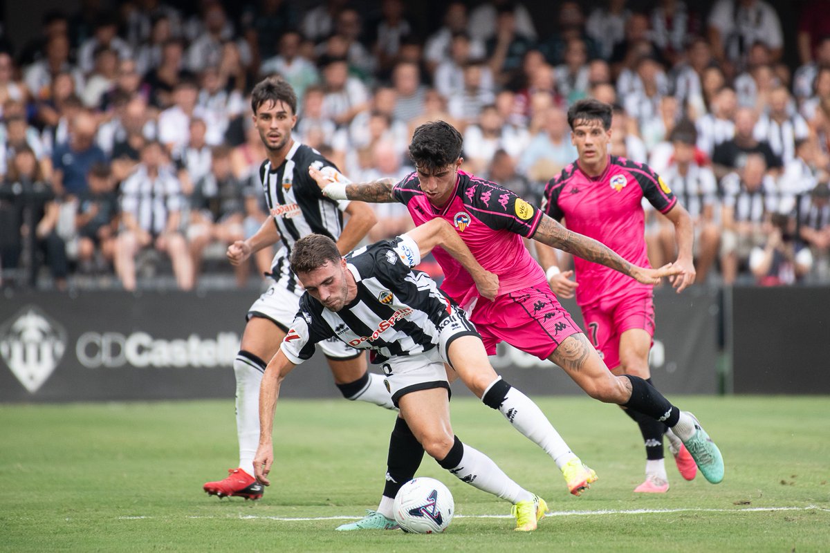 EsportsRAC1's tweet photo. #frac1 | ⏱️ Final a Castalia. El Sabadell suma el seu segon empat consecutiu en el retorn a Segona, tot i gaudir de bones ocasions per guanyar

CASTELLÓ 0 - 0 SABADELL

▶️https://t.co/mgiw08ALrr https://t.co/v0DuJZ31RB