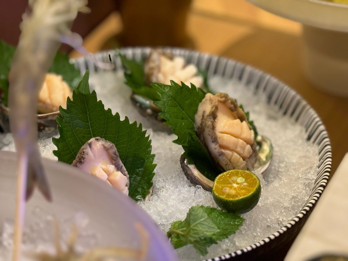 XxmsbalxX's tweet photo. Just tried crispy Thai fish cakes with tangy cucumber dip—crunchy exterior, fragrant herbs, and that perfect zing hit at the end! ， https://t.co/LvKuLuysId
