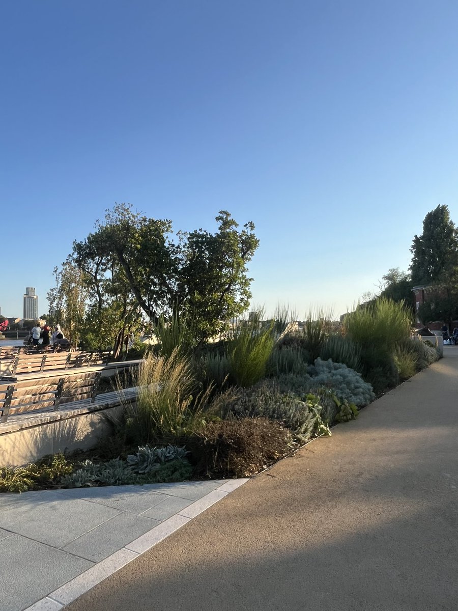 xsamxb1's tweet photo. Sometimes all you need to be is by the water and go for a walk https://t.co/28GSHrrTvt