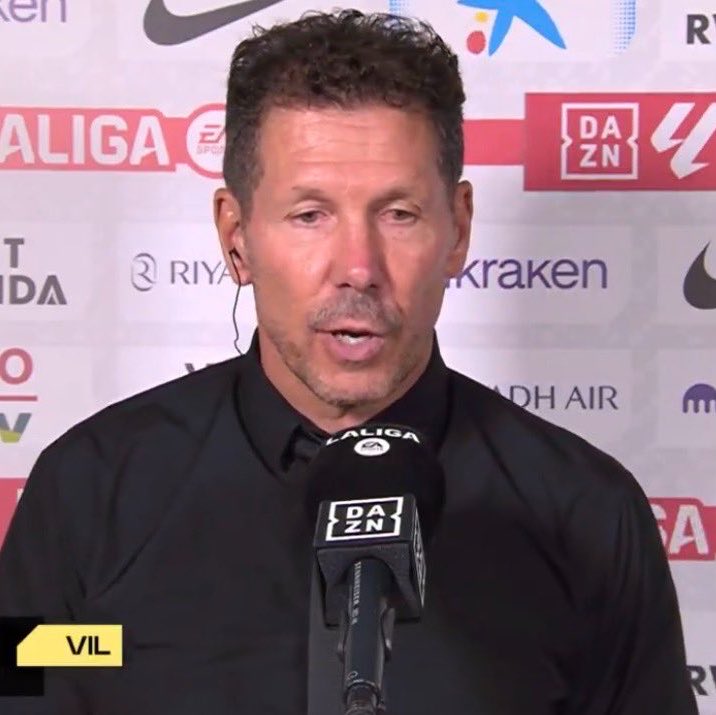 ActuFoot_'s tweet photo. 🚨 Diego Simeone 🇦🇷 : « JULIAN ALVAREZ 🇦🇷 N’A PAS FAIT UN BON MATCH AUJOURD’HUI. ❌ 

Ce n’est pas le genre de prestation dont nous avons besoin de sa part.

Ce dont je suis certain, c'est qu'il nous faut un attaquant pour remporter des titres. »

🎙️ @DAZN_ES https://t.co/YTLQphFlMd