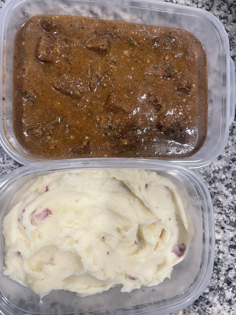 N76247476Man's tweet photo. Caribbean style beef and whipped mashed potatoes. https://t.co/clgzbUwIb5