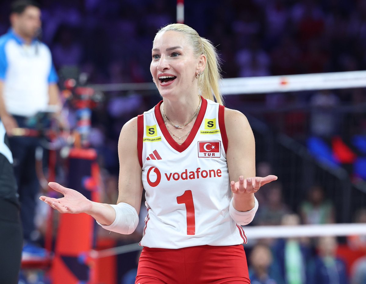 FBvoleybol's tweet photo. #FileninSultanları 🧿🇹🇷 https://t.co/J7QlQGzWEs