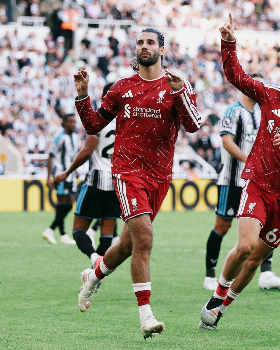 _SZD10's tweet photo. We fought until the end. A point to build on. Home next. 🔴 https://t.co/ITG8P8ITXM