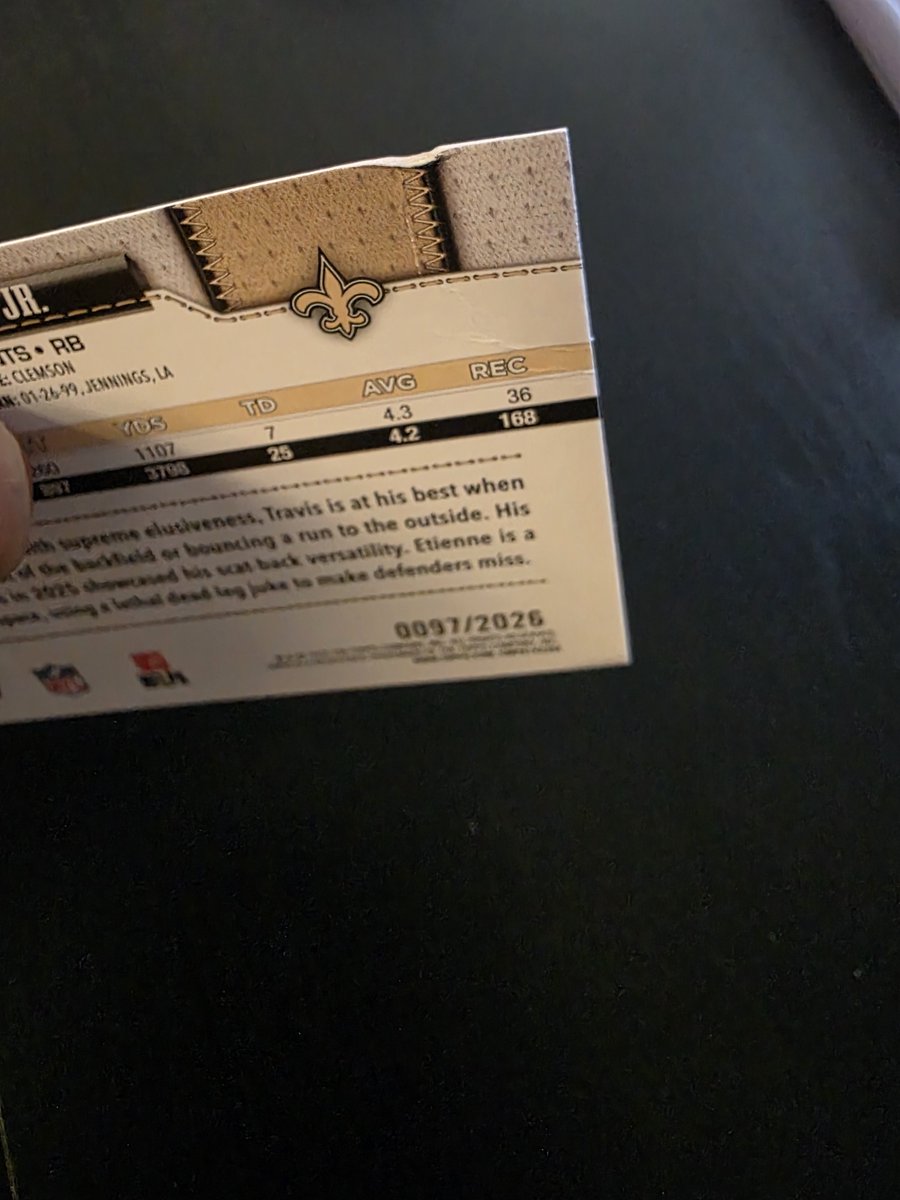 iwilldestroyuxx's tweet photo. Open $250 of retail product from @Topps and get one numbered card that looks like this. Thats rough. https://t.co/9wzHertUbG