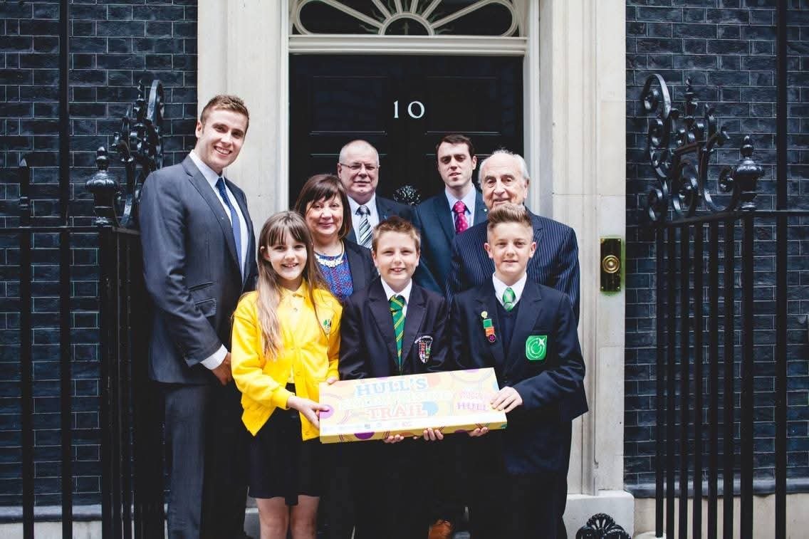 HullsEnterprise's tweet photo. In our journey to raise the profile of enterprising young people in Hull we have met

A) Mahen Kundasamy of Mauritius

B) @edballs when @educationgovuk 

C) Nick Barmby @England @HullCity 

D) @TheLordYoung  @10DowningStreet 

#GEWUK #GEW2026 #GEWHull https://t.co/BnF0ac3goo