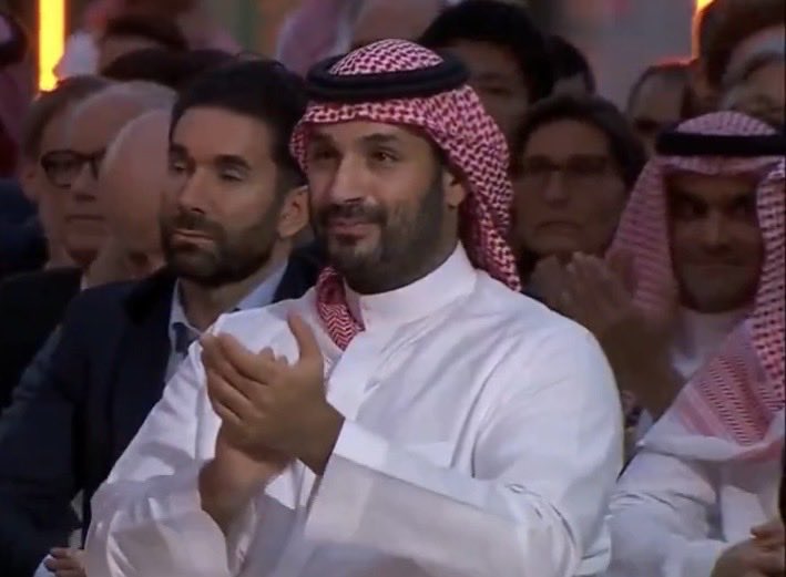 3madAlshareef's tweet photo. قبل قليل:

صورة سمو سيدي المُلهم الهُمام الأمير #محمد_بن_سلمان_في_باريس

حفظه الله في حله وترحاله💚💚 https://t.co/mtMFFaN6or