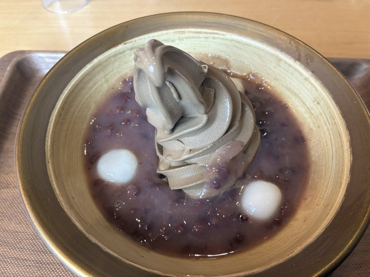 hamrads's tweet photo. 全く寝付けないからおかげ庵のぜんざい見て https://t.co/LbAppleYx8