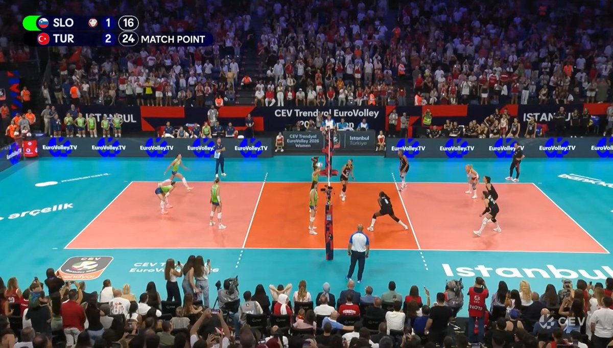 EnginKoban's tweet photo. Filenin sultanlarımız CEV EuroVolley 2026'da 2'de 2 yaparak galibiyet serisine devam ediyor.
Türkiye:3 Slovenya:1
@TVForgtr 
@CEVolleyball 
#FileninSultanları https://t.co/aCAETasycP