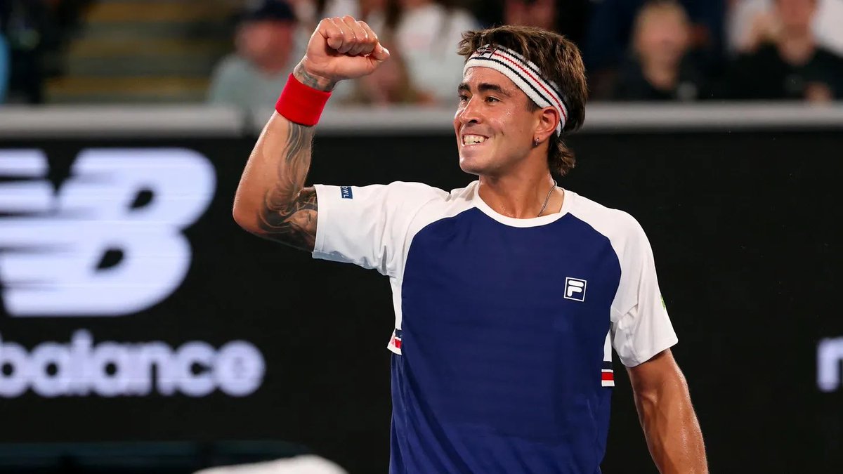 FacileProno's tweet photo. #WinstonSalem 🎾🇺🇸

▪️Comesana @2.55 (0,75%) - PMU 

C’est un pari surtout contre Wu ici. Le chinois est ultra irrégulier et capable de perdre sur n’importe qui. Ses récents matchs sont très moyen. 

Comesana est surtout un terrien mais a déjà eu de bons résultats sur dur. L’an dernier il fait 1/8 à Cinci, 2eme tour à l’US Open avec des win sur Opelka/Munar/Michelsen. C’est un joueur solide dans l’échange qui est dur à déborder. 

Je pense qu’il peut pousser Wu à la faute dans ces conditions moyen-rapide et créer une surprise ici, la cote me semble value.

Jusqu’à 200€ offerts en freebet (50% de ton 1er dépôt) sur Betify + 3 mois dans mon ViP en t’inscrivant via ce lien + code promo « PF12 » : https://t.co/c68319o6N5

RT / ❤️ si tu suis (22h30) 🍀

#TeamParieur #Tennis