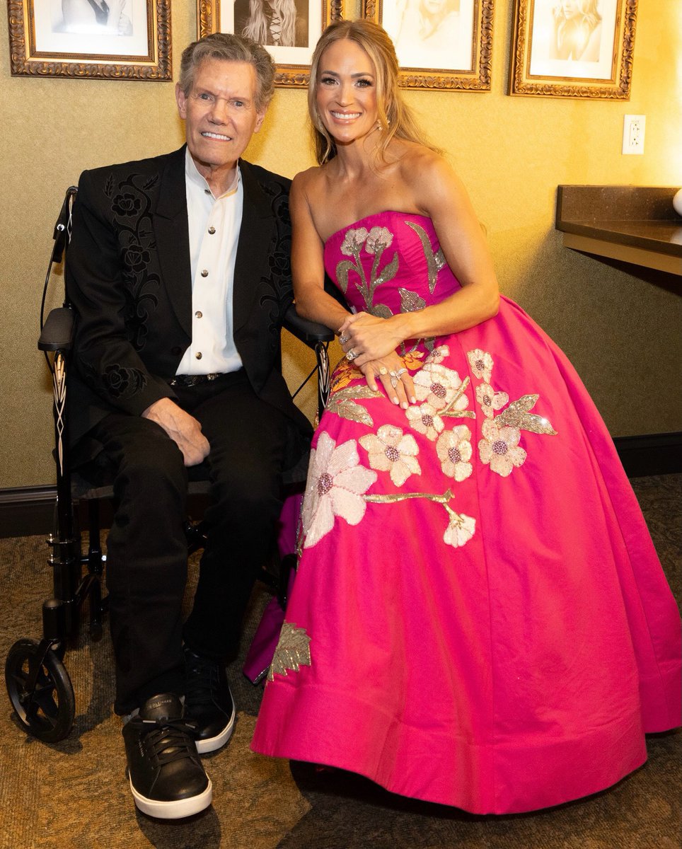 iHeartCountry's tweet photo. Randy Travis and Carrie Underwood at the Grand Ole Opry last night. This warms my heart! ❤️🎶 https://t.co/jD9zRWtMAB
