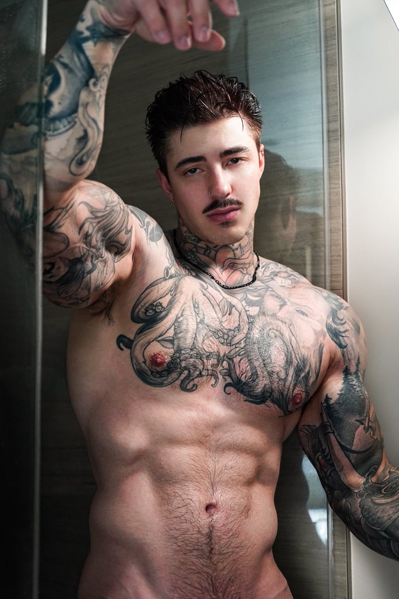 jakpiz6's tweet photo. Why is it too hard to find a shower buddy https://t.co/6BeAckwXEQ
