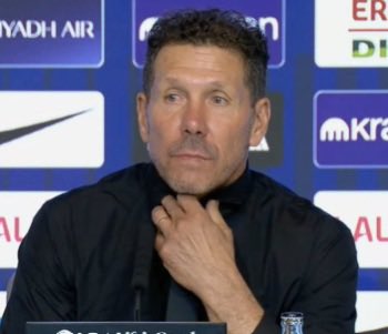90Minreport_X's tweet photo. 🚨🗣️ Diego Simeone on Julian Alvarez: “He reminds me of a player like Antoine Griezmann, the similar actions he took that almost made him regret his career.”

🗣️ “I think what he needs is time to reconnect back into the club emotionally, right now we’re for a solution for Julian.”