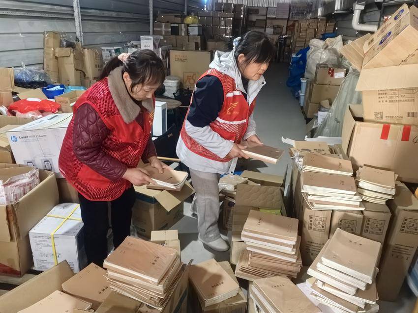 Ik_that_u_k's tweet photo. Sorting out your old stuff this weekend Donate items in good condition to local shelters—lighten your space, help others. https://t.co/uOTcFcsoZG