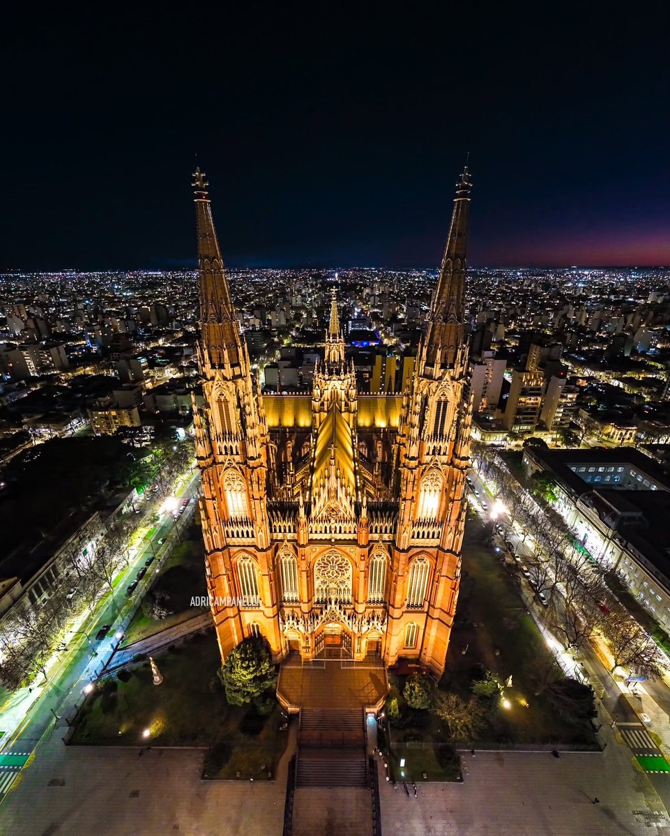 Maradel43519610's tweet photo. Tenemos en la ciudad de La Plata a la catedral más hermosa del mundo 📷
Campeona del mundial de catedrales. https://t.co/FMmW2yWdP2