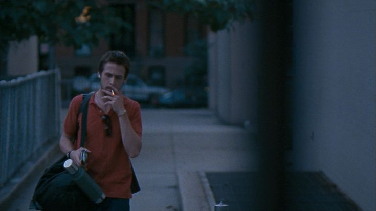 KosmicLupus's tweet photo. Half Nelson's atmosphere makes me feel so intensely nostalgic and like I'm experiencing a memory I never had
Everything from the colour grain to the soundtrack to the shaking camera. It makes me sick #halfnelson https://t.co/kXaXVPMPlq