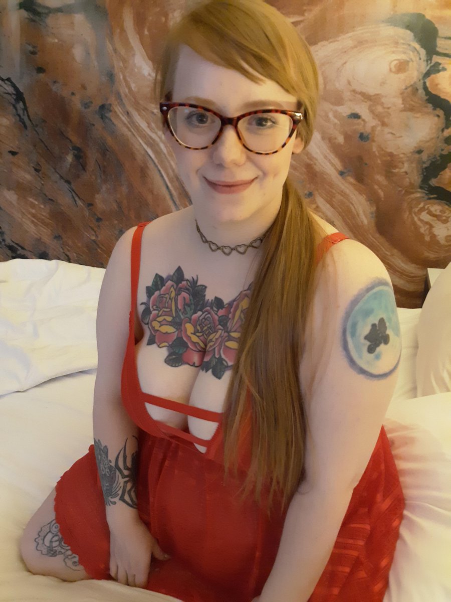 BBWadultFun's tweet photo. My body type? Full-time distraction. 😉 #Chubby https://t.co/hv0ZUTxai1
