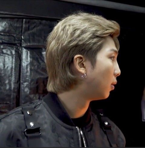 donutyunah's tweet photo. hanni omg dont end chopjoon like that https://t.co/qjwUJ3Y72T