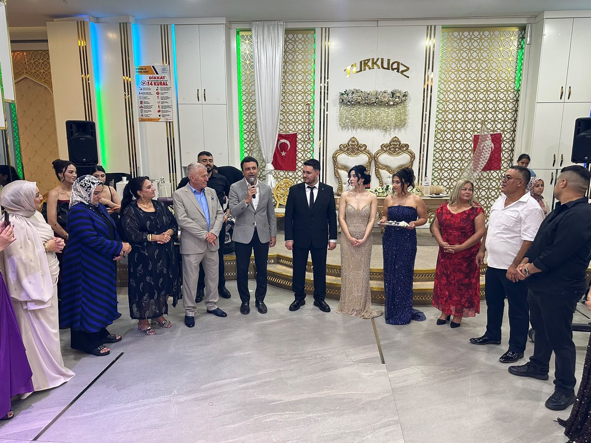 avmustafakose's tweet photo. 📍Kepez

Sılanur ile Üveys’in nişan merasimlerini gerçekleştirdik. Tamamına ermesini temenni ediyor, gençlere mutluluklar diliyoruz… https://t.co/rJd1qSe5A4
