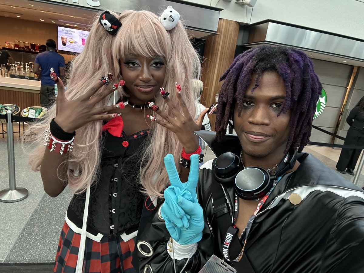 frxstbytez's tweet photo. The black cosplayers showed out at  anyc https://t.co/4Rqc4vcBLh